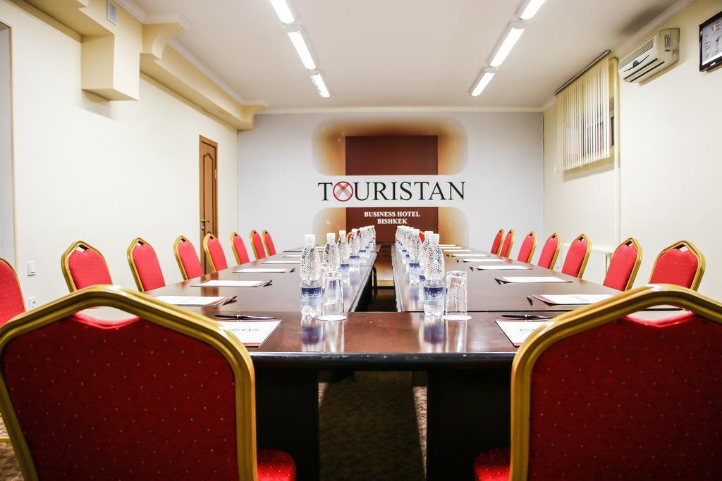Tourasia Hotel Bisjkek Eksteriør billede