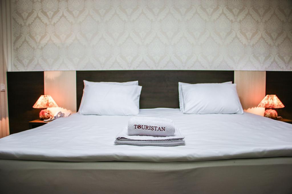 Tourasia Hotel Bisjkek Værelse billede