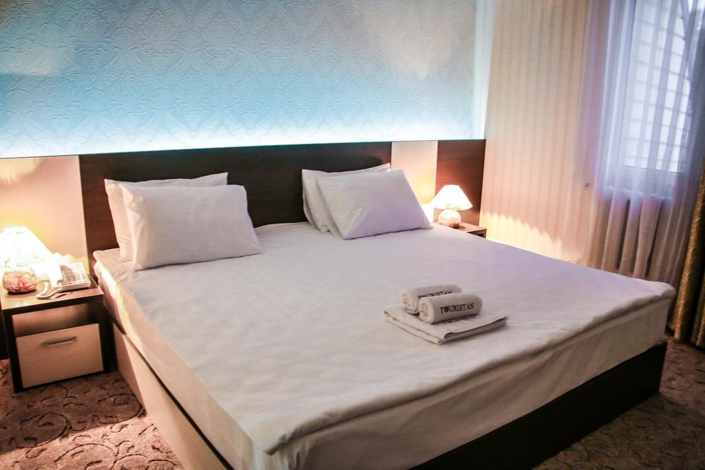Tourasia Hotel Bisjkek Værelse billede